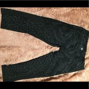 Crop yoga pants, worn 2 times.